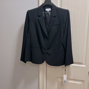 Women’s Calvin Klein Notch-Collar Long Sleeve Coordinating Jacket
Size 20W
Black